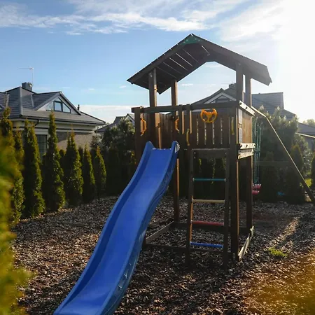 Vaivorykstes Poolside Apartament *