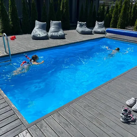 Apartament Vaivorykstes Poolside