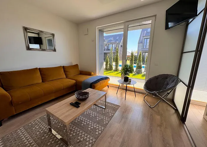 Apartman Vaivorykstes Poolside