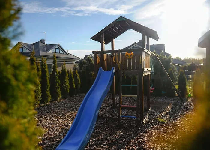 Vaivorykstes Poolside Apartman *